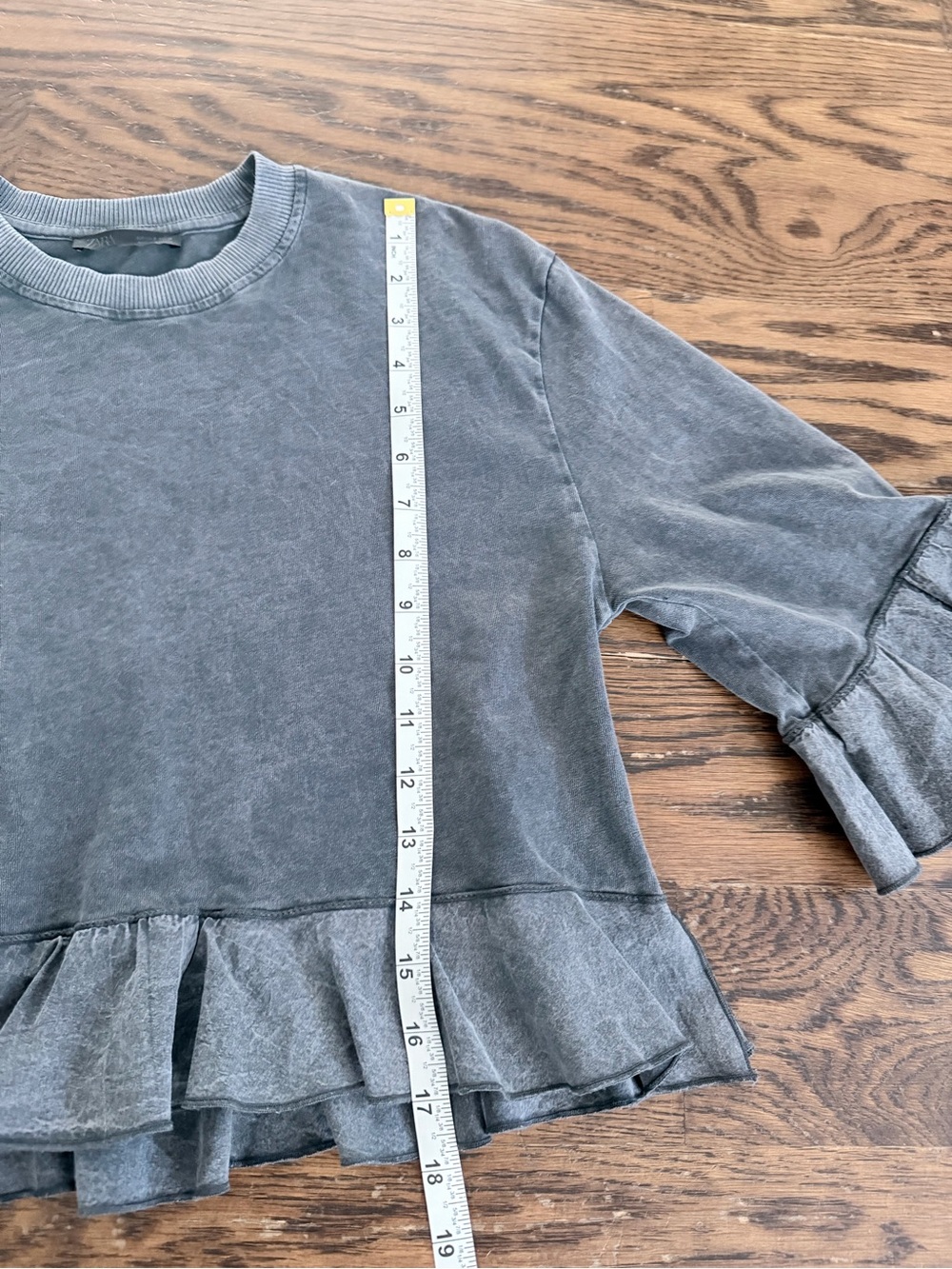 Zara Acid Washed Ruffle-Hem Crop Top - Picture 4 of 6